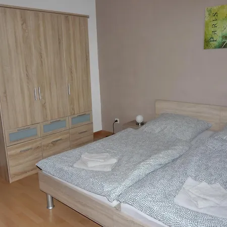 Apartment Ferienwohnung Mit Terrasse - 10 Minuten Von Templin *
